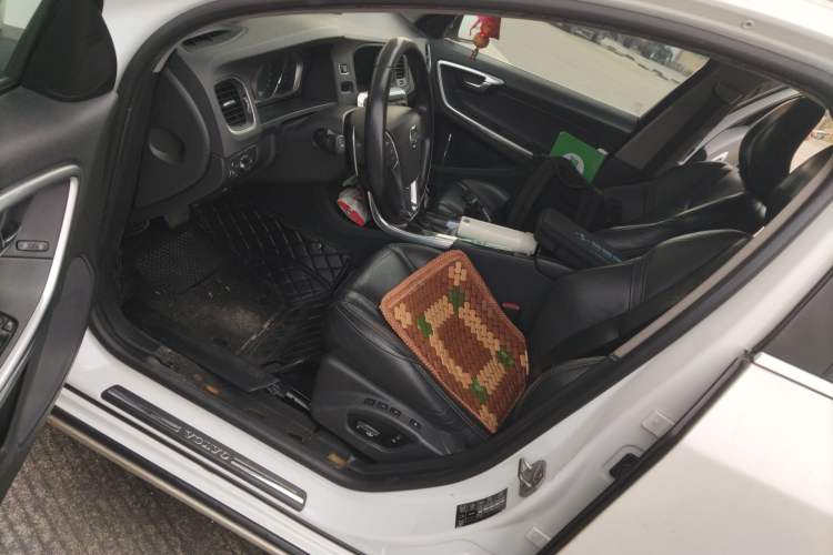 Used Volvo V60 2014 Restyled T5 Zhiya Edition Driver Seat