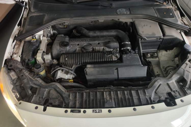 Used Volvo V60 2014 T5 Zhiyi Edition Engine Bay