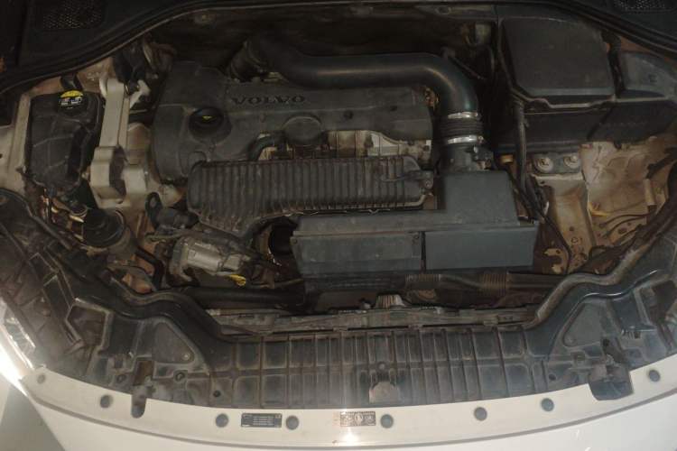 Used Volvo V60 2014 T5 Zhiya Edition Engine Bay