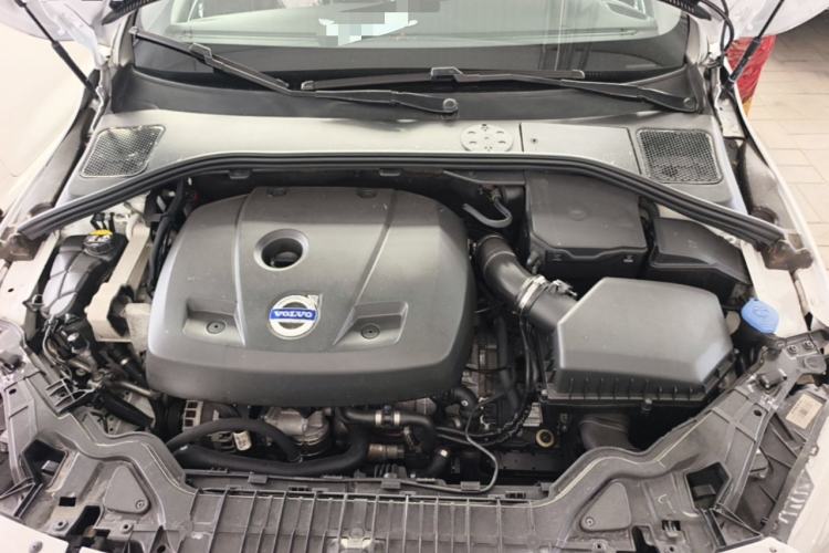 Used Volvo V60 2014 Restyled T5 Zhiya Edition Engine Bay