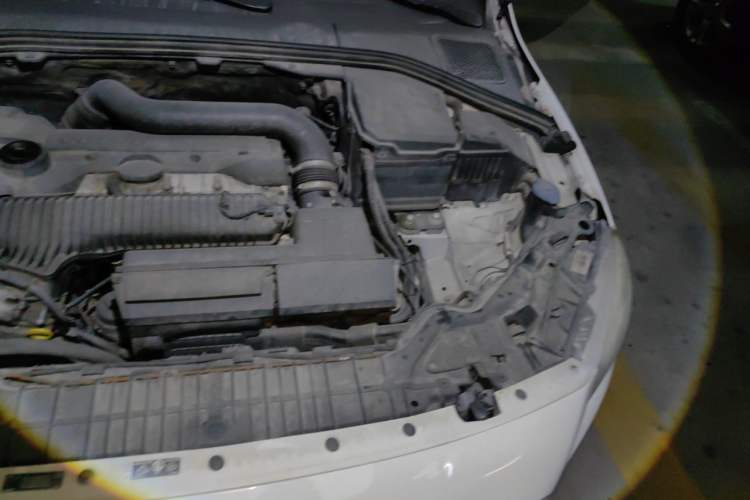 Used Volvo V60 2014 T5 Zhiyi Edition Engine Bay Left