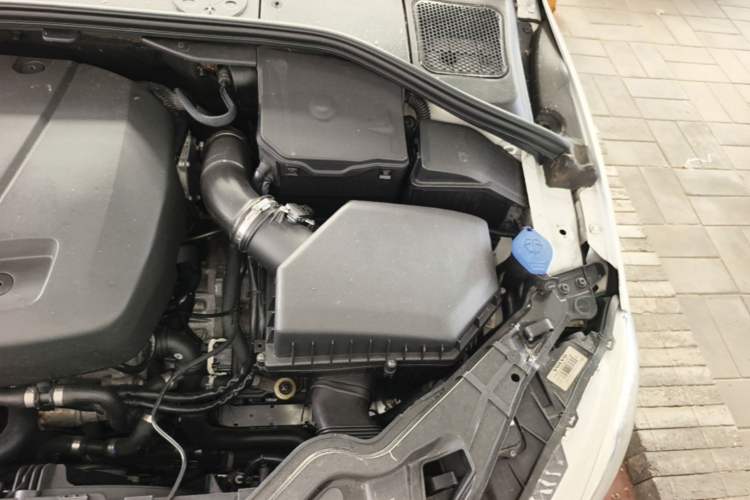 Used Volvo V60 2014 Restyled T5 Zhiya Edition Engine Bay Left