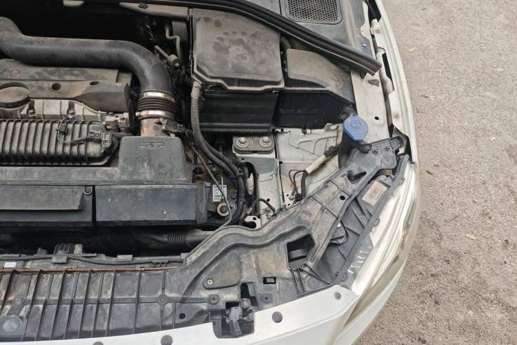 Used Volvo V60 2014 T5 Zhiyi Edition Engine Bay Left