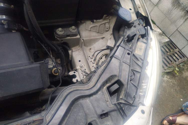 Used Volvo V60 2014 T5 Zhiya Edition Engine Bay Left