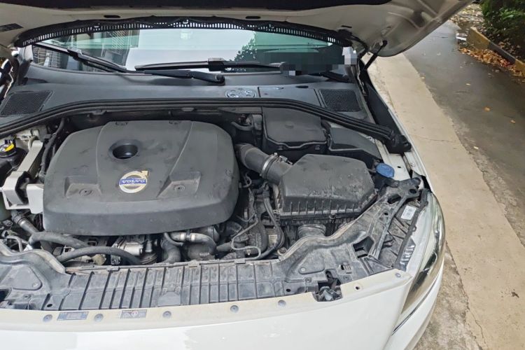 Used Volvo V60 2014 Restyled T5 Zhiya Edition Engine Bay Left