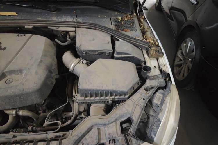Used Volvo V60 2014 T5 Zhiya Edition Engine Bay Left