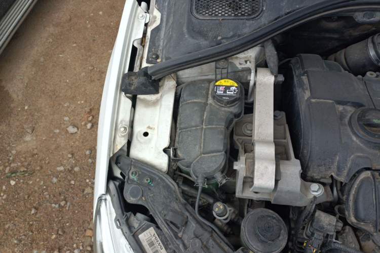 Used Volvo V60 2014 T5 Zhiyi Edition Engine Bay Right
