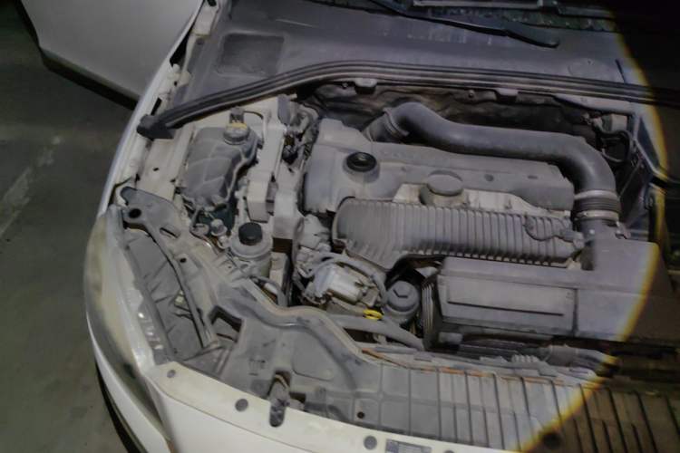 Used Volvo V60 2014 T5 Zhiyi Edition Engine Bay Right
