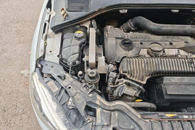 Used Volvo V60 2014 T5 Zhiyi Edition Engine Bay Right