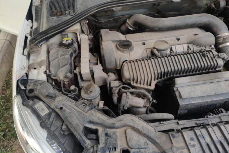 Used Volvo V60 2014 T5 Zhiya Edition Engine Bay Right