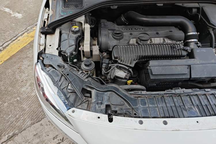 Used Volvo V60 2014 T5 Zhiyi Edition Engine Bay Right