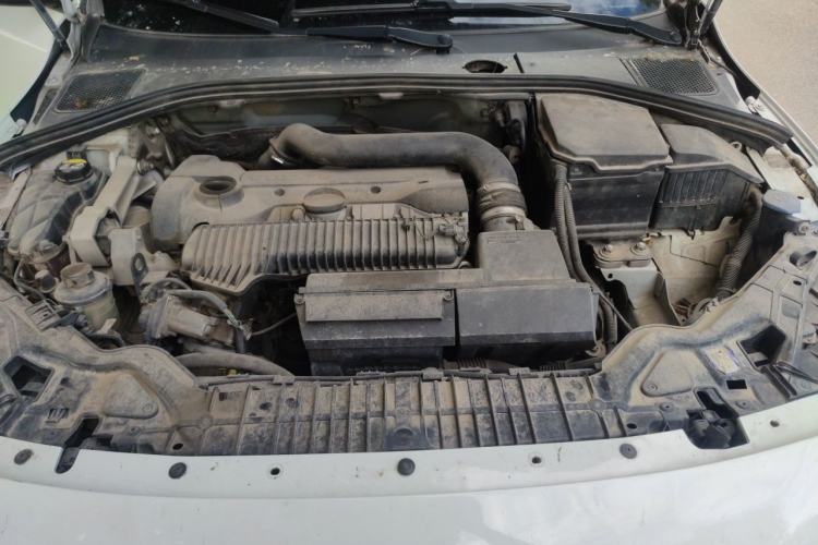 Used Volvo V60 2014 T5 Zhiya Edition Engine Bay