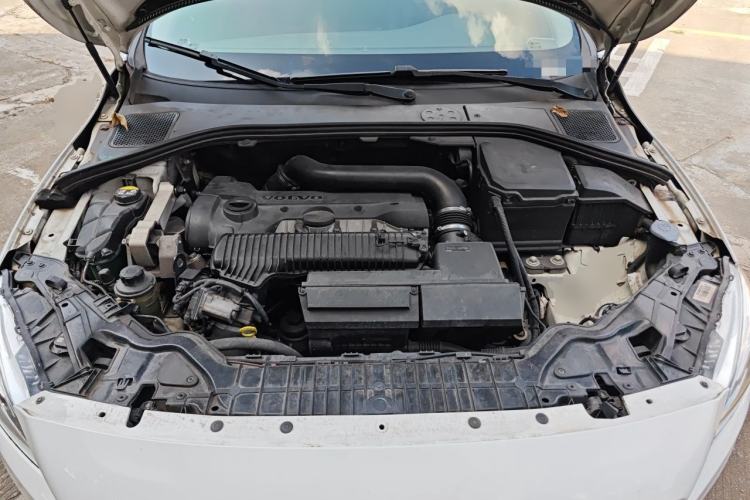 Used Volvo V60 2014 T5 Zhiyi Edition Engine Bay