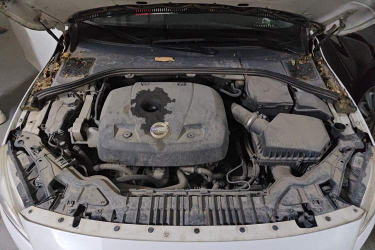 Used Volvo V60 2014 T5 Zhiya Edition Engine Bay