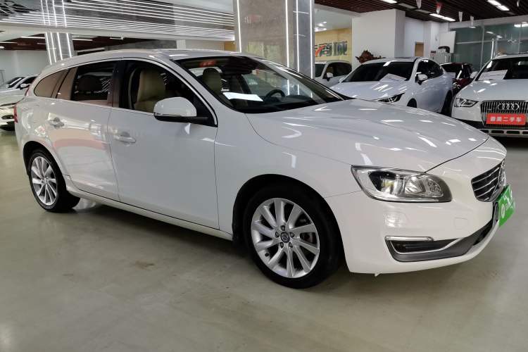 Used Volvo V60 2014 T5 Zhiyi Edition Exterior 2
