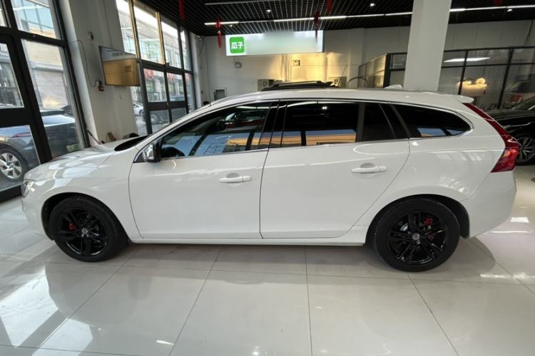 Used Volvo V60 2014 T5 Zhiya Edition Exterior 2
