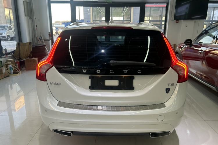 Used Volvo V60 2014 T5 Zhiya Edition Exterior 4