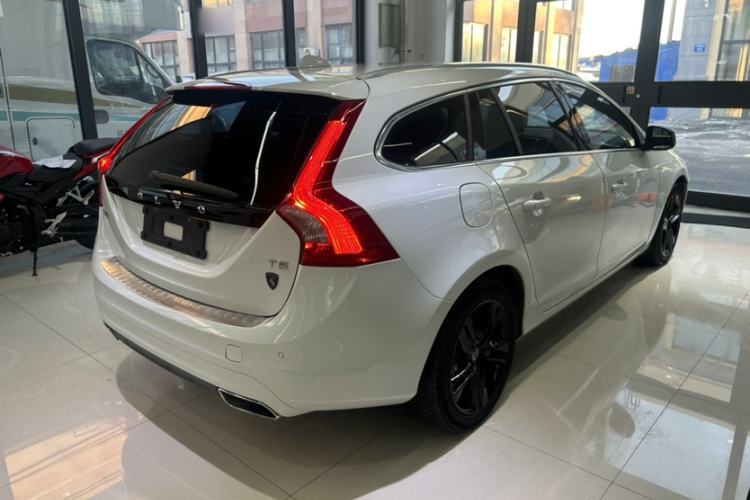 Used Volvo V60 2014 T5 Zhiya Edition Exterior 7