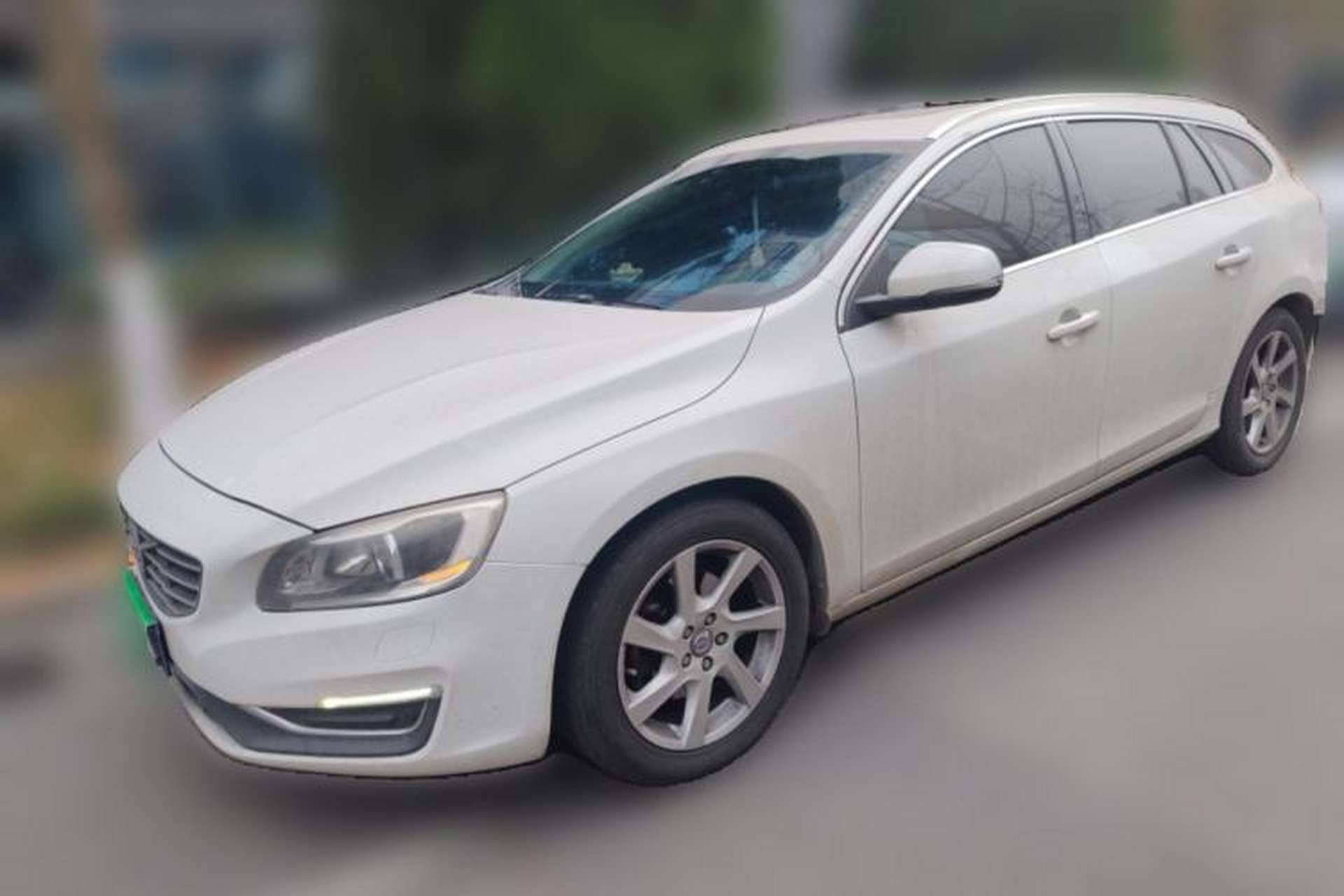 Used Volvo V60 2014 T5 Zhiyi Edition Front Left 45 Deg