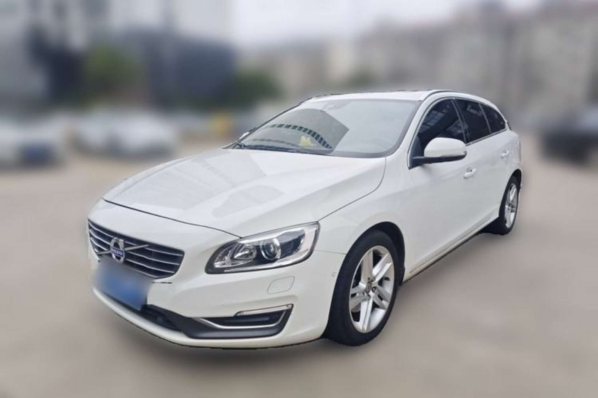 Used Volvo V60 2014 T5 Zhiya Edition Front Left 45 Deg