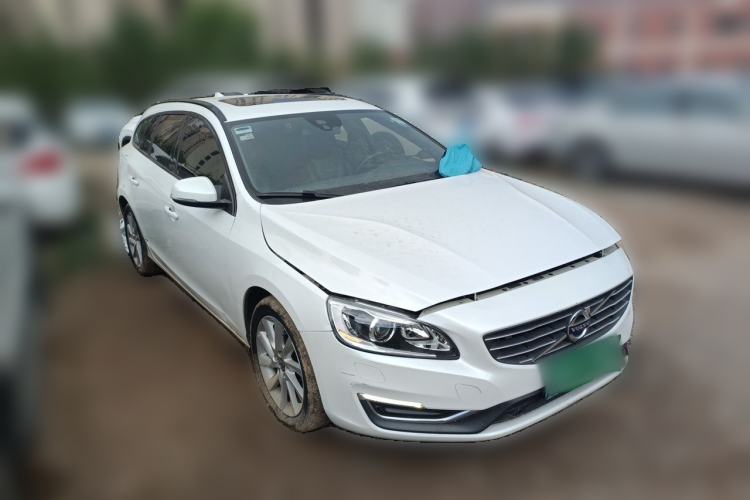 Used Volvo V60 2014 T5 Zhiyi Edition Front Right 45 Deg