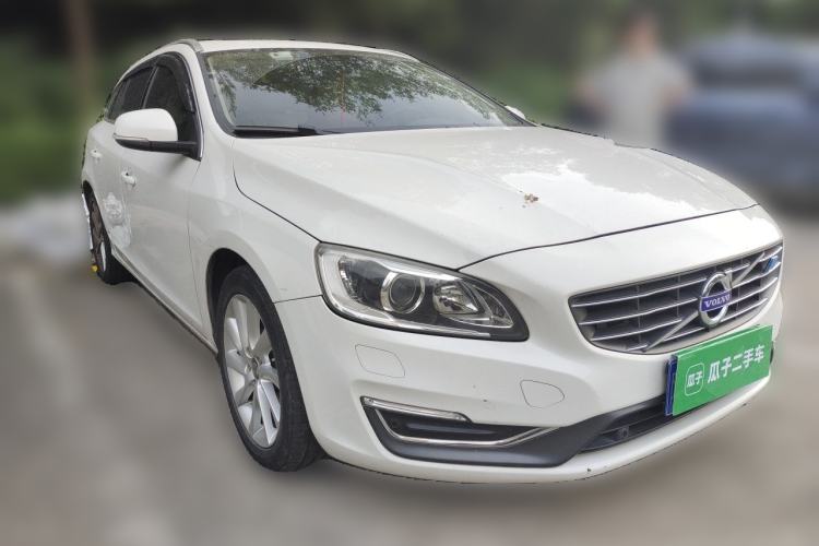 Used Volvo V60 2014 T5 Zhiyi Edition Front Right 45 Deg