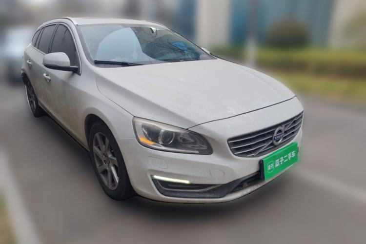 Used Volvo V60 2014 T5 Zhiyi Edition Front Right 45 Deg