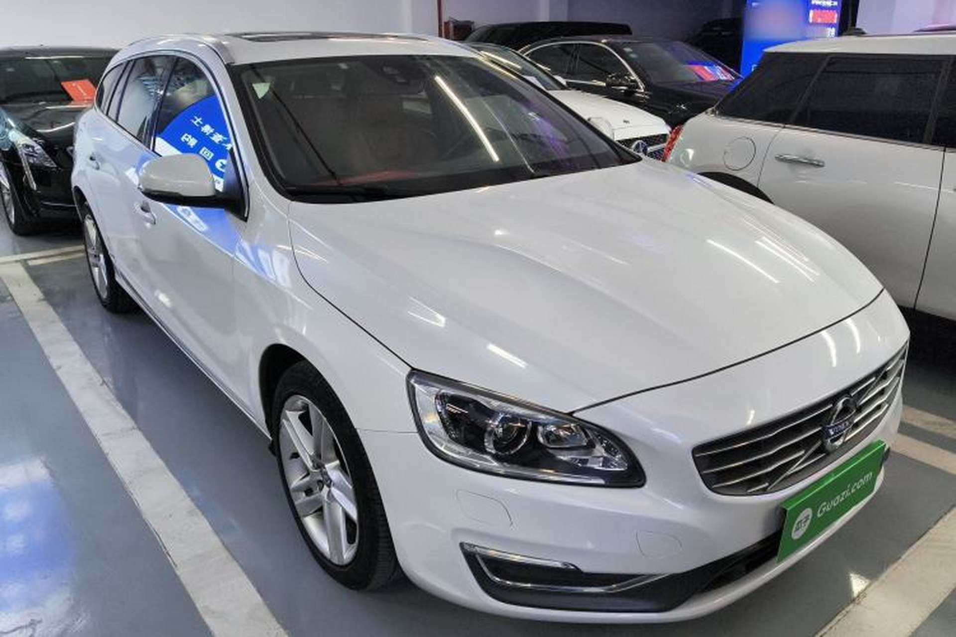 Used Volvo V60 2014 Restyled T5 Zhiya Edition Front Right 45 Deg