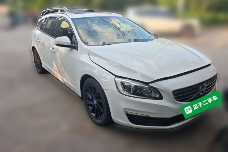 Used Volvo V60 2014 T5 Zhiyi Edition Front Right 45 Deg