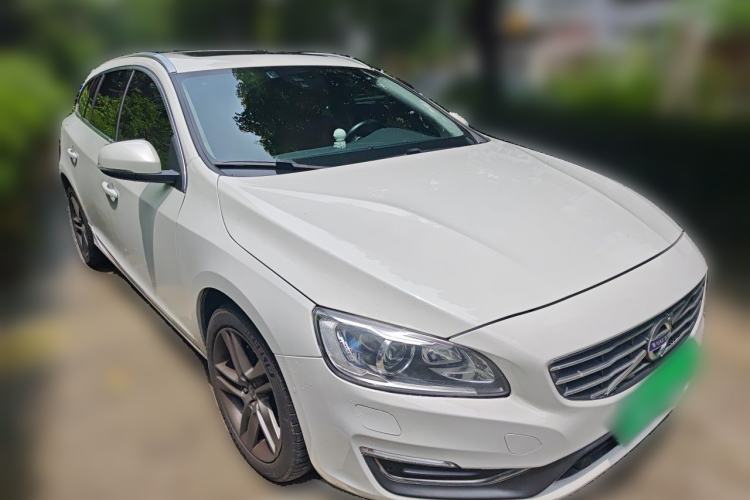 Used Volvo V60 2014 Restyled T5 Zhiya Edition Front Right 45 Deg