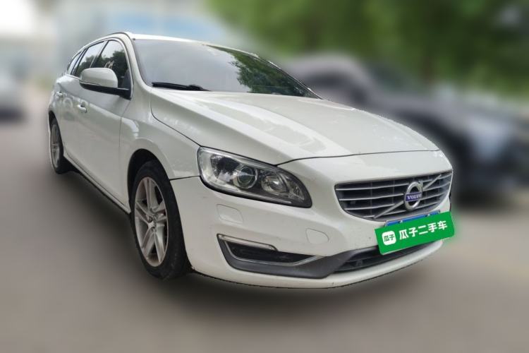 Used Volvo V60 2014 T5 Zhiya Edition Front Right 45 Deg