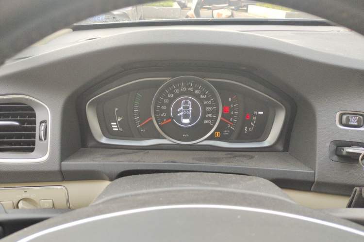 Used Volvo V60 2014 T5 Zhiyi Edition Instrument Cluster