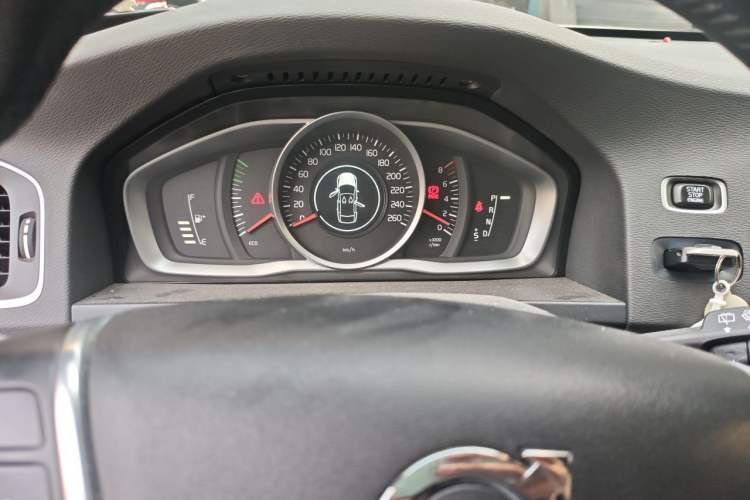 Used Volvo V60 2014 T5 Zhiyi Edition Instrument Cluster