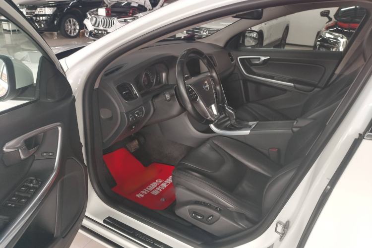 Used Volvo V60 2014 T5 Zhiyi Edition Interior 2