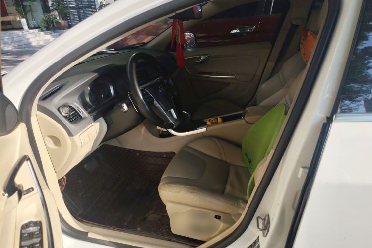 Used Volvo V60 2014 Restyled T5 Zhiya Edition Left Front Seat