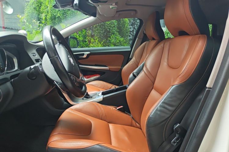 Used Volvo V60 2014 Restyled T5 Zhiya Edition Left Front Seat