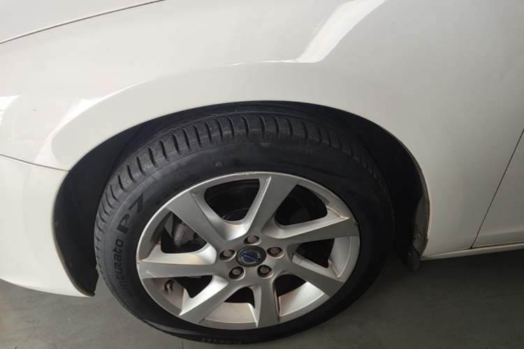 Used Volvo V60 2014 T5 Zhiyi Edition Left Front Wheel Hub