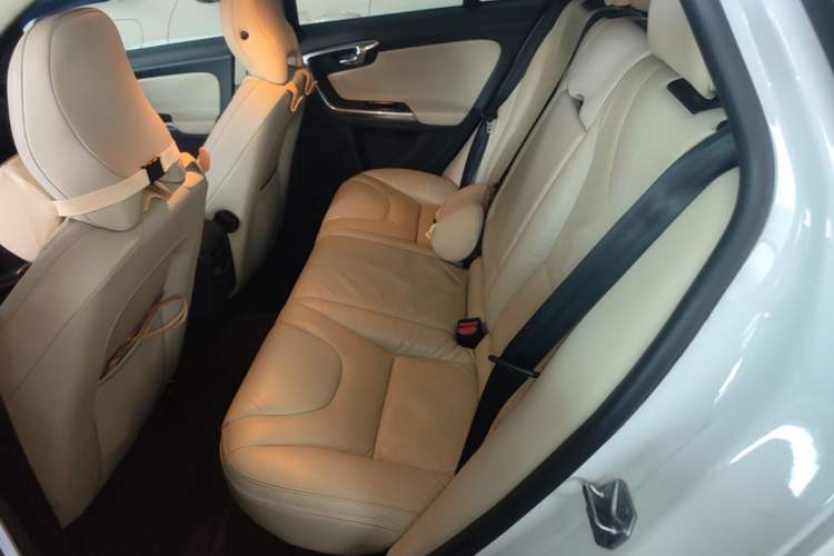 Used Volvo V60 2014 T5 Zhiyi Edition Left Rear Seat