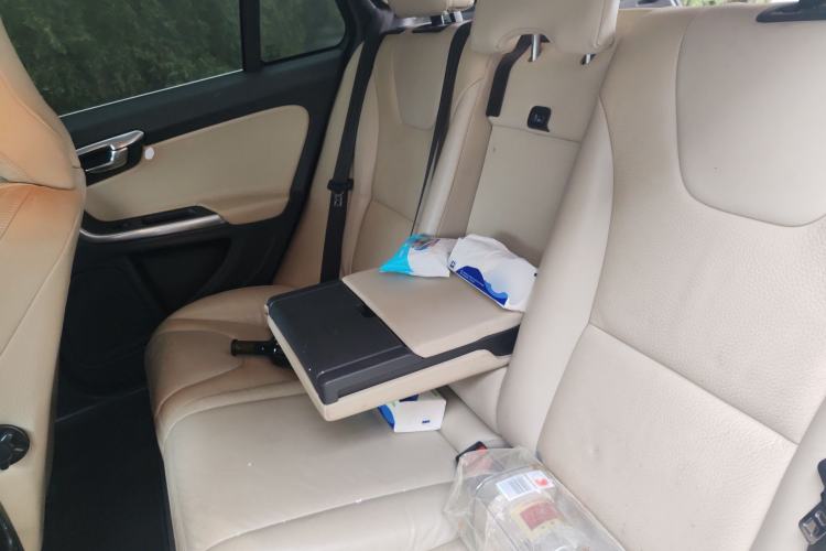 Used Volvo V60 2014 T5 Zhiyi Edition Left Rear Seat