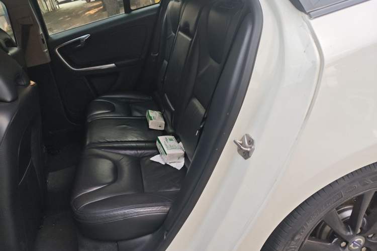Used Volvo V60 2014 T5 Zhiyi Edition Left Rear Seat