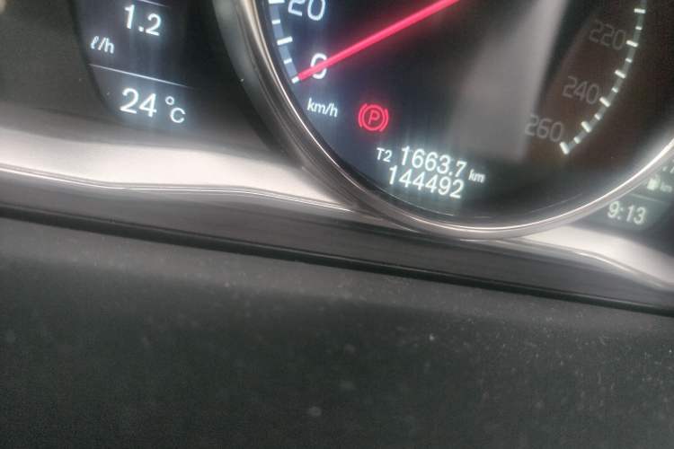 Used Volvo V60 2014 T5 Zhiya Edition Odometer Close Up