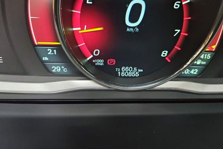 Used Volvo V60 2014 Restyled T5 Zhiya Edition Odometer Close Up
