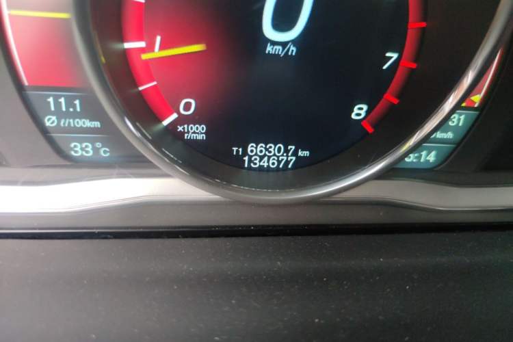 Used Volvo V60 2014 T5 Zhiya Edition Odometer Close Up