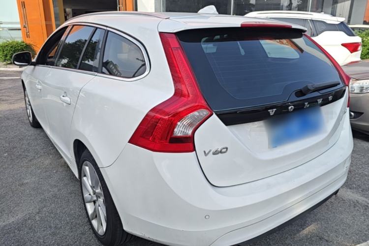 Used Volvo V60 2014 T5 Zhiyi Edition Rear Left 45 Deg