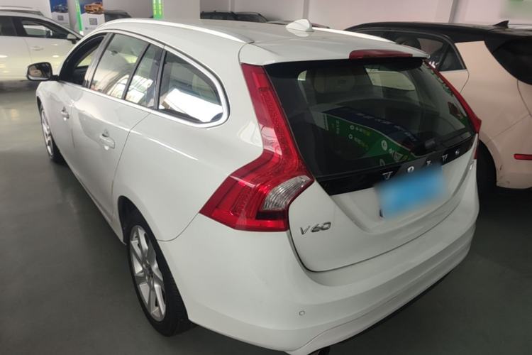 Used Volvo V60 2014 T5 Zhiyi Edition Rear Left 45 Deg