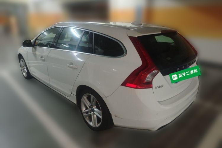 Used Volvo V60 2014 T5 Zhiya Edition Rear Left 45 Deg