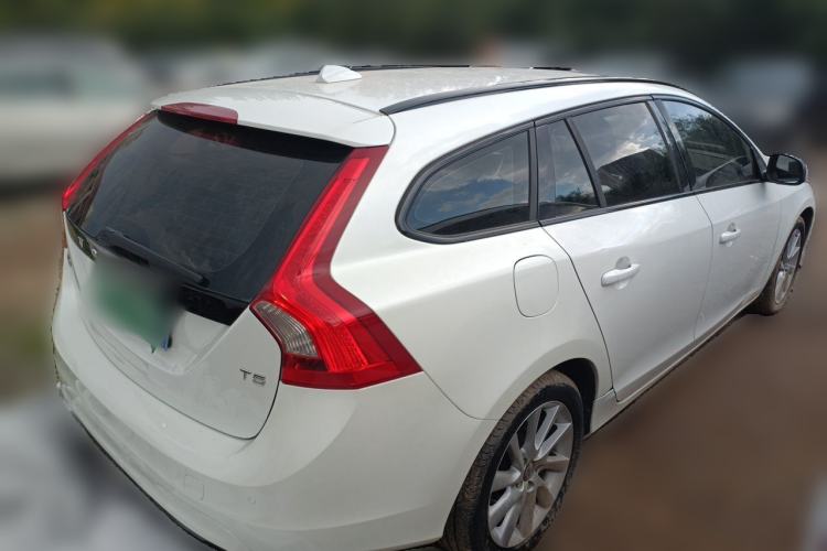 Used Volvo V60 2014 T5 Zhiyi Edition Rear Right 45 Deg