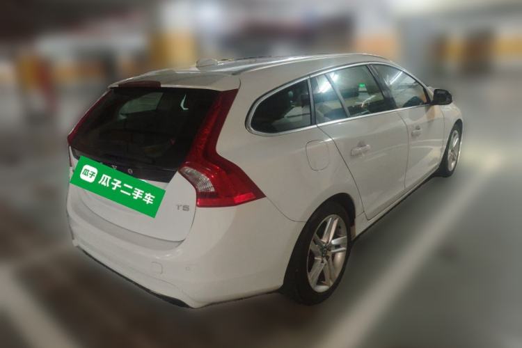 Used Volvo V60 2014 T5 Zhiya Edition Rear Right 45 Deg