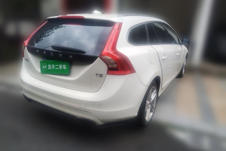 Used Volvo V60 2014 T5 Zhiya Edition Rear Right 45 Deg