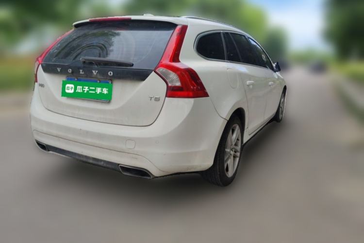 Used Volvo V60 2014 T5 Zhiya Edition Rear Right 45 Deg